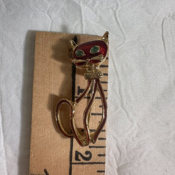 Vintage MCM Red Cat Pin Brooch With Enamel Detailing & Green Rhinestone Eyes - Picture 6 of 6